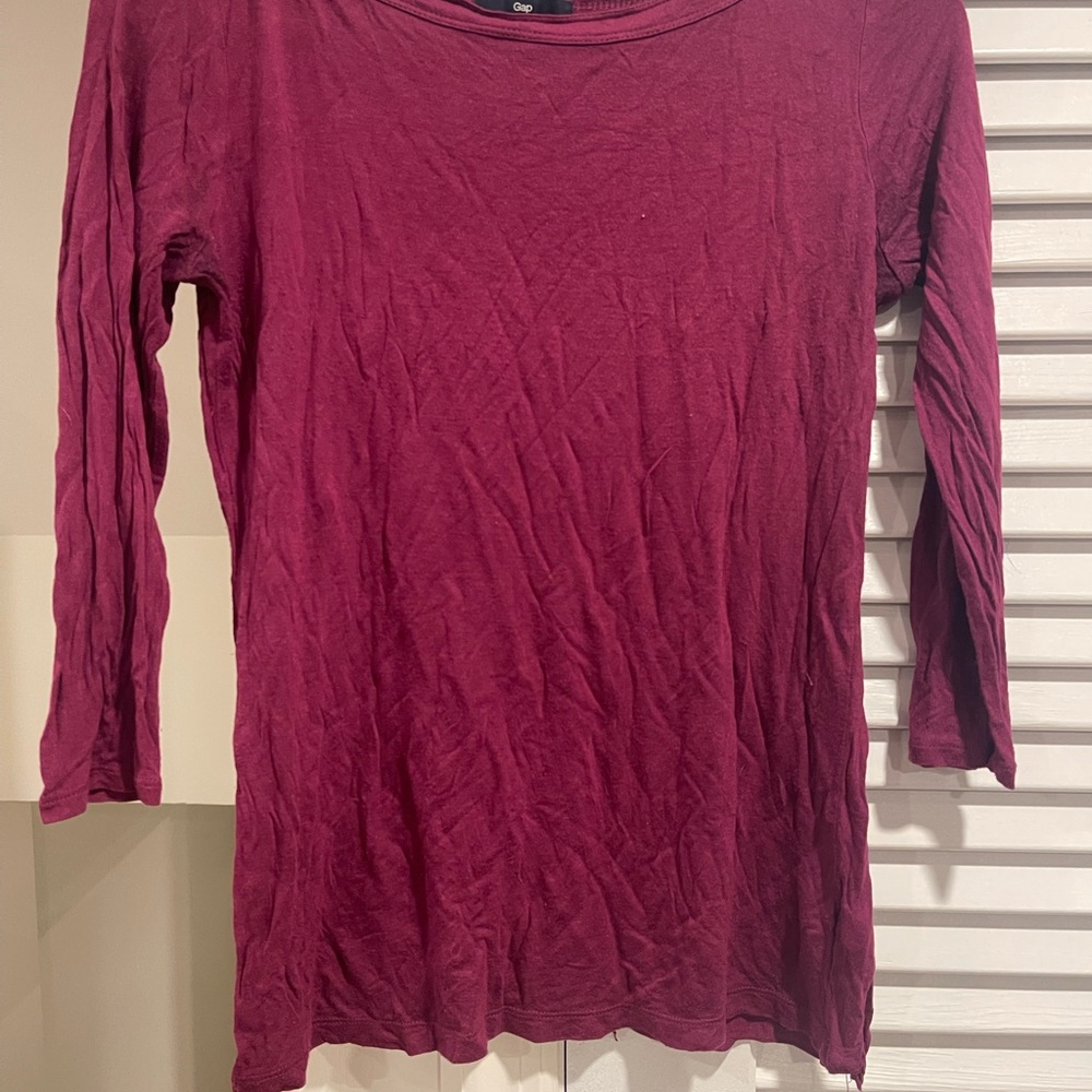 GAP Women's Three Quarter Sleeve Crewneck Top - Berry Plum
